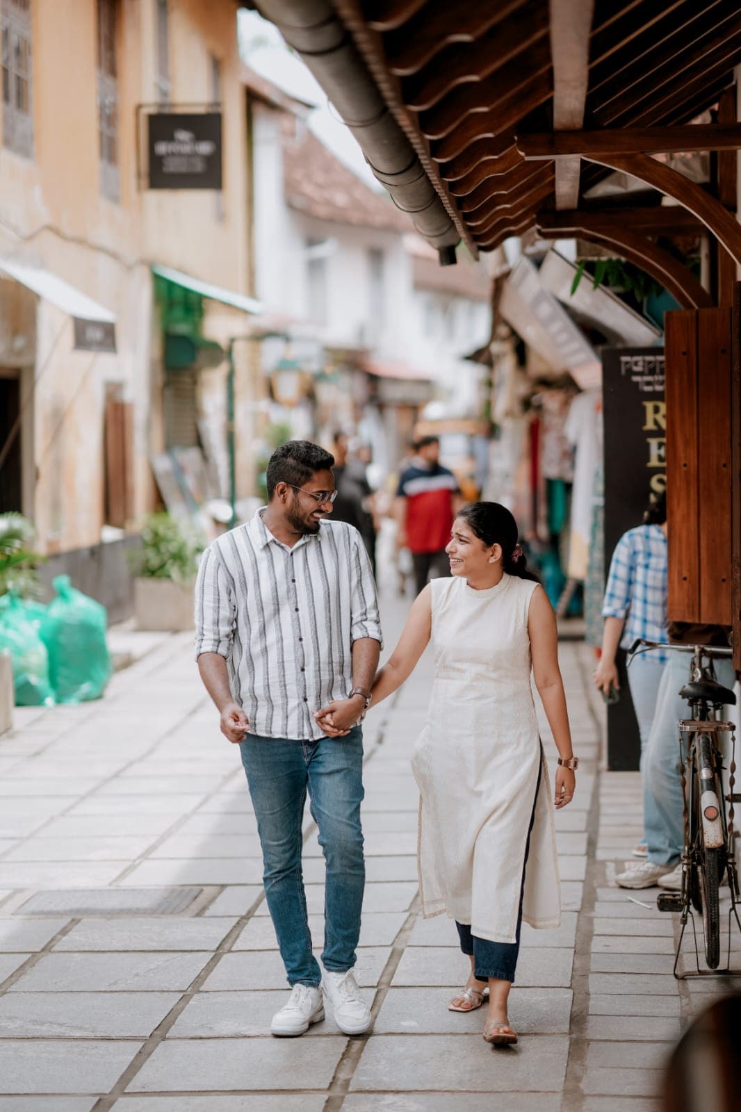 The guitarist in the concert.